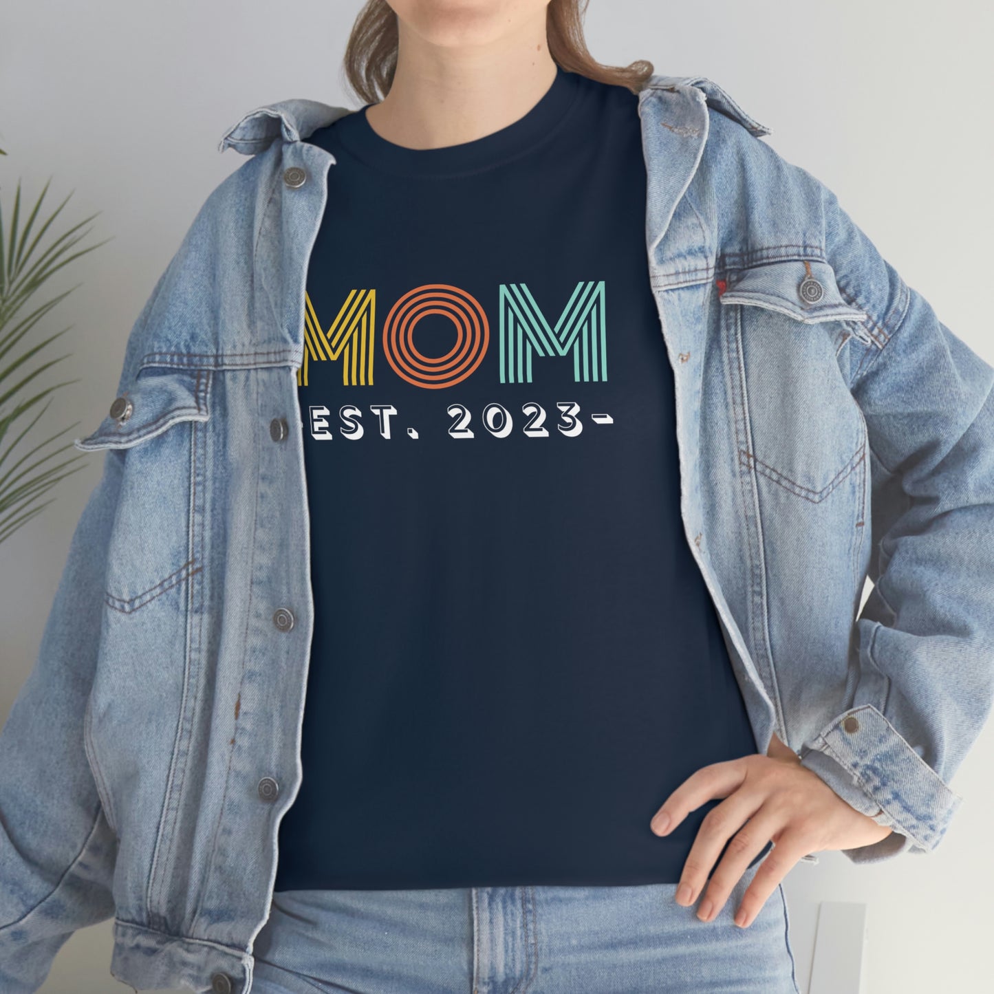 Mom Est 2023 Mothers Day Gift for Mommy T-Shirt | Unisex Tee Shirt