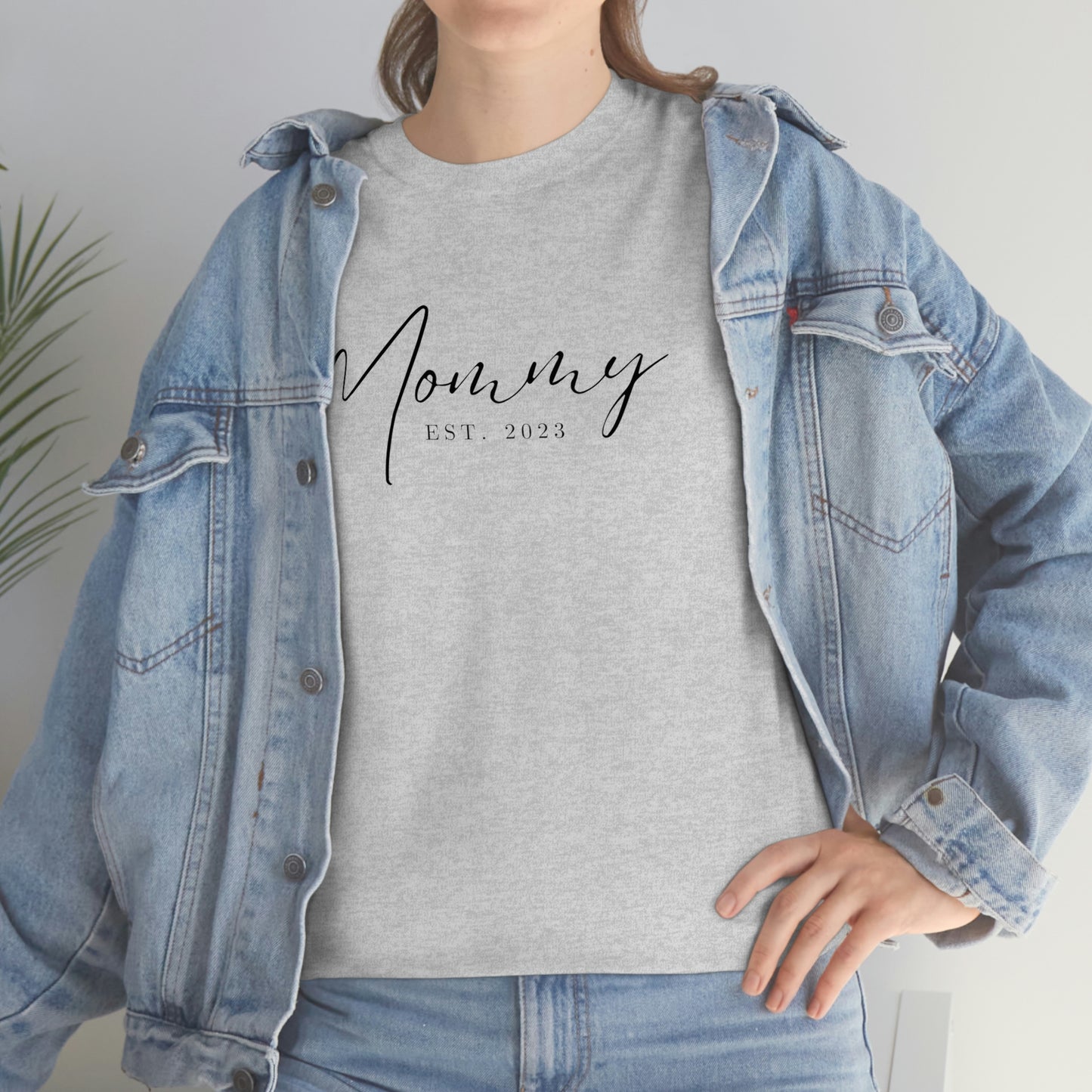 Mommy Est 2023 Mothers Day Gift for MOM 2 T-Shirt | Unisex Tee Shirt