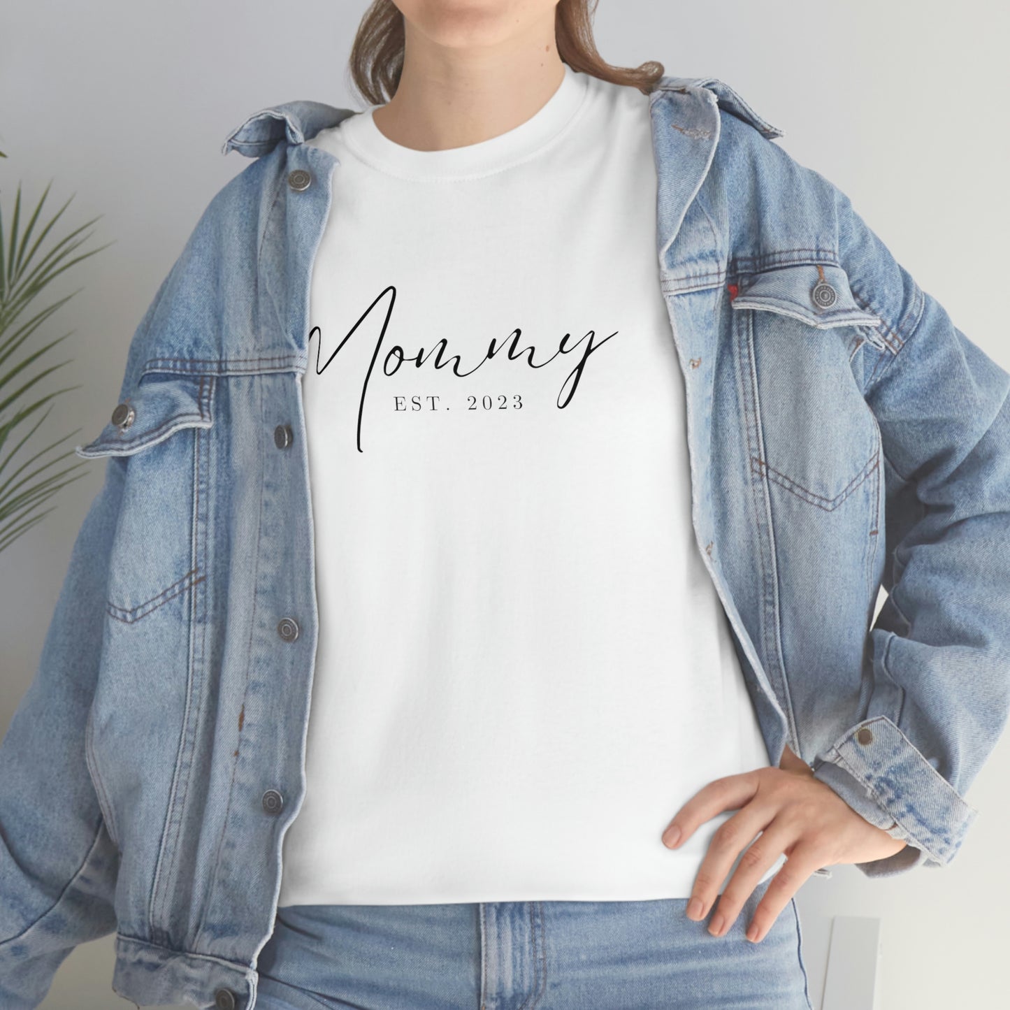 Mommy Est 2023 Mothers Day Gift for MOM 2 T-Shirt | Unisex Tee Shirt