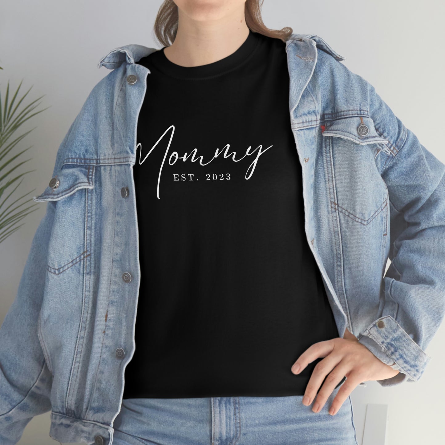 Mommy Est 2023 Mothers Day Gift for MOM 2 T-Shirt | Unisex Tee Shirt